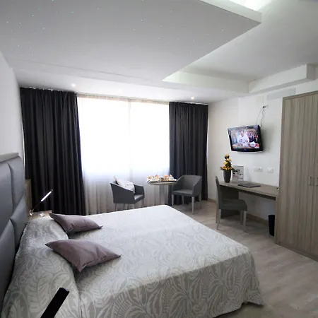 Raffaelli Park מלון 4*